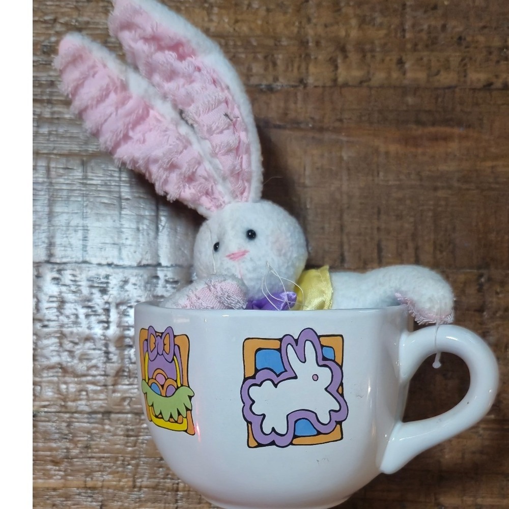 Vintage 2001 Joelson Industries Easter Bunny Plush in Ceramic Teacup EM2408-09W